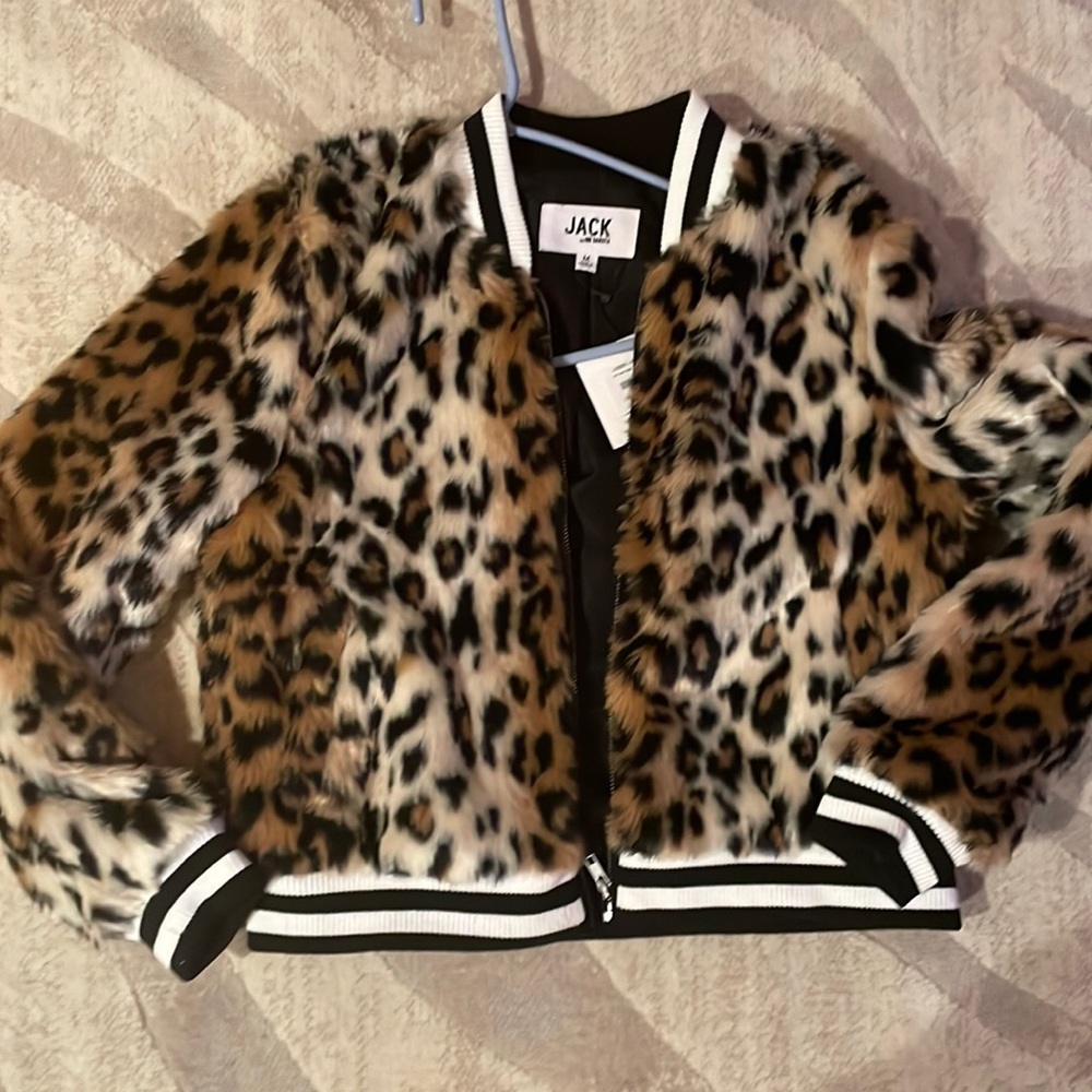 Jack by BB DAKOTA NWT womens leopard print faux fur jacket size M never worn
